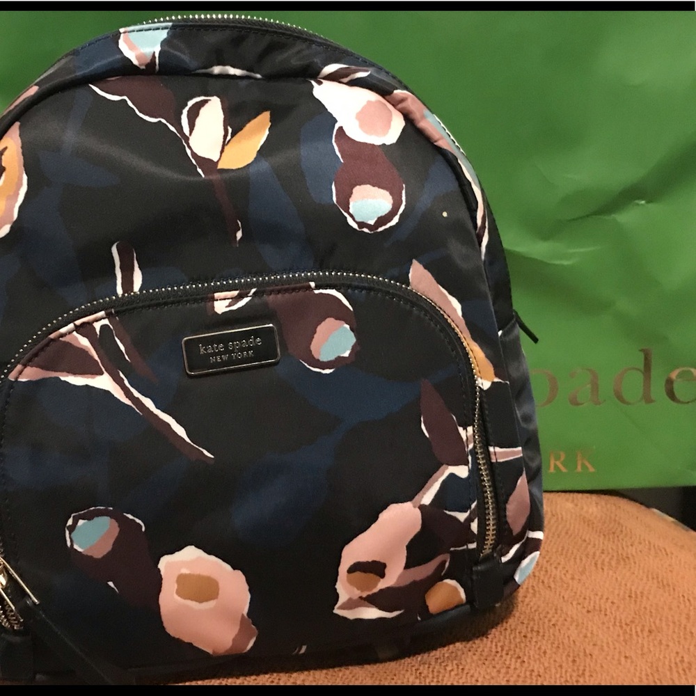 Kate Spade Medium Backpack (Dawn Paper Rose)